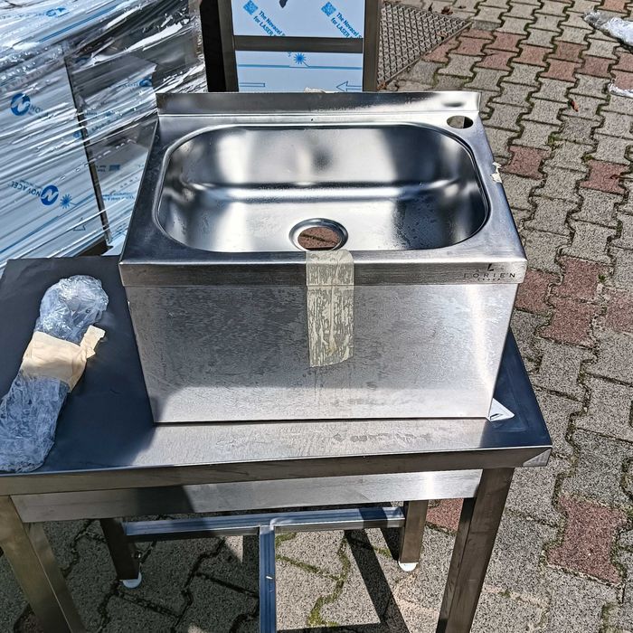 Umywalka wisząca bezdotykowa Kolanowa do rąk 40x40