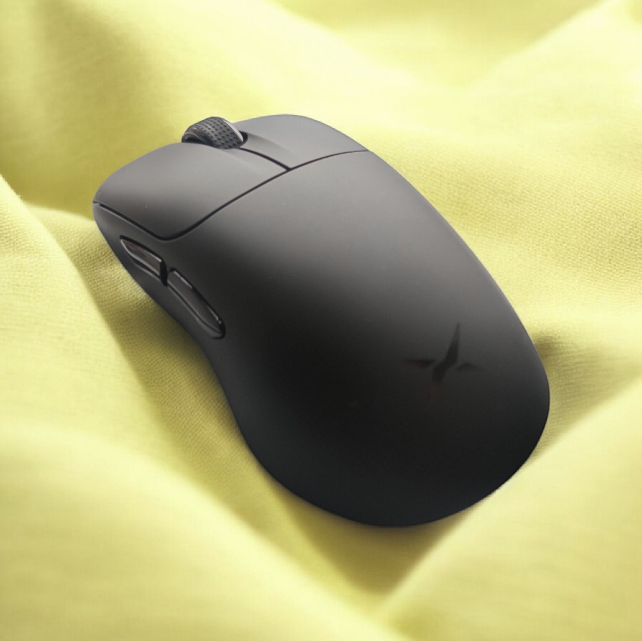 Бездротова 8К ігрова мишка Delux m500 pro. PAW3395, RGB станція