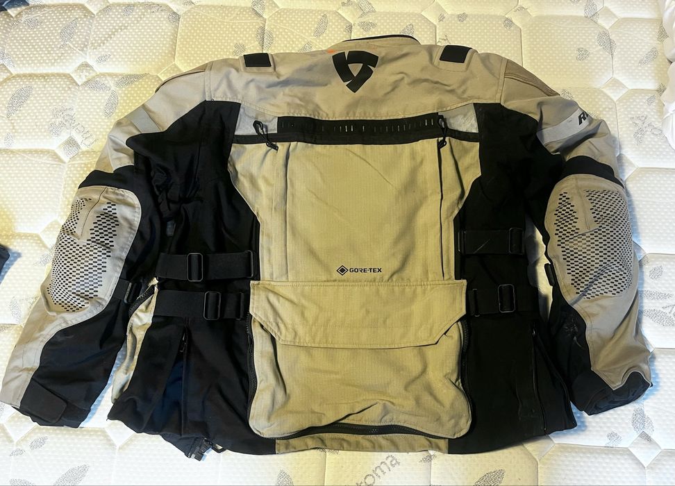 Revit Defender 3 GTX Rozm M Sand-Black