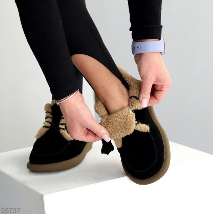 Жіночі шкіряні зимові черевики в кольорах