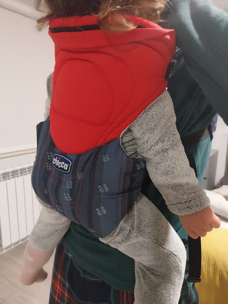 Marsúpio Chicco azul e vermelho