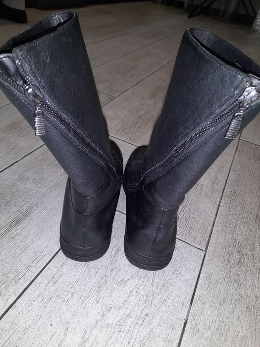 Продам жіночі чобітки