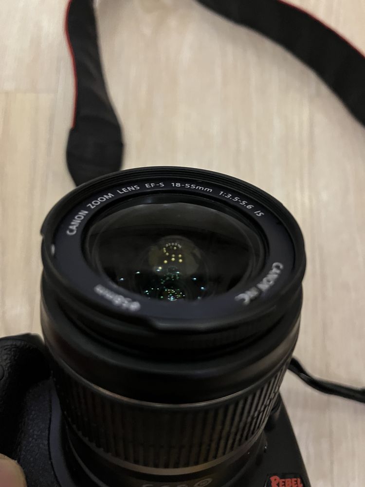 Зеркальный фотоаппарат Canon EOS 500D Digital Rebel T1i + EF-S 18-55