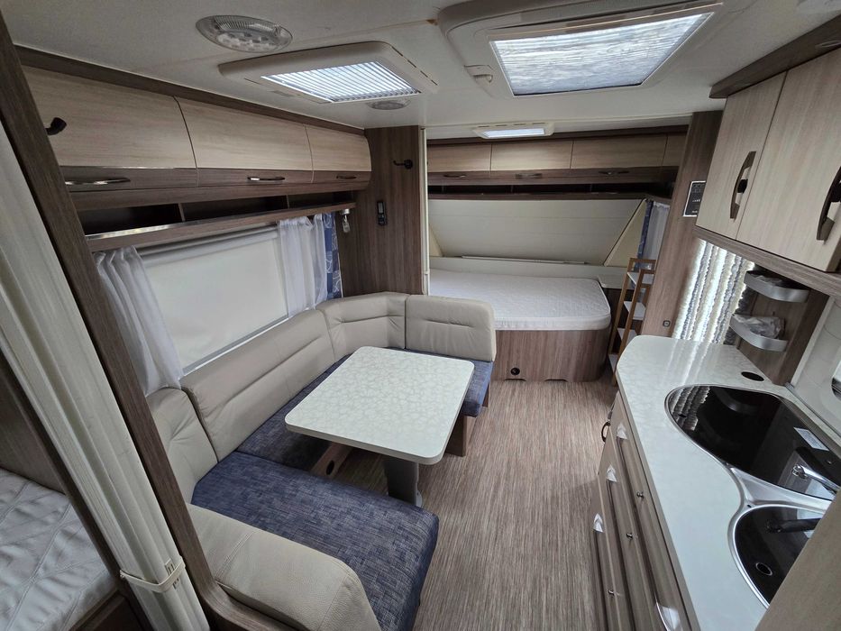 Przyczepa kempingowa HOBBY 545 KMF DeLuxe TRUMA salon polska faktura