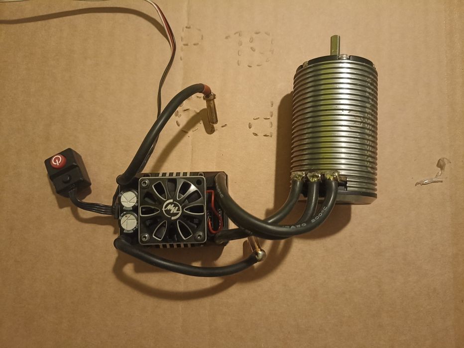 Combo Variador hobbywing XR8 SCT motor Absima 2100kv