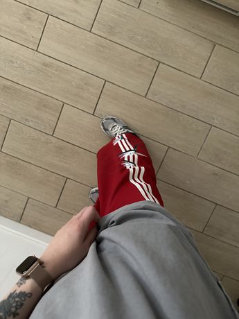 Adidas spodnie czerwone