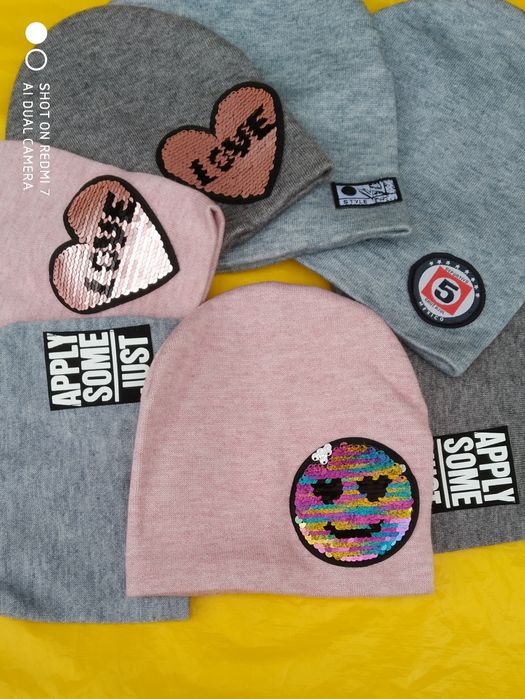 Шапки трикотажные детские и взрослые