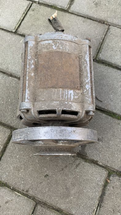 Мотор електричний 220в.