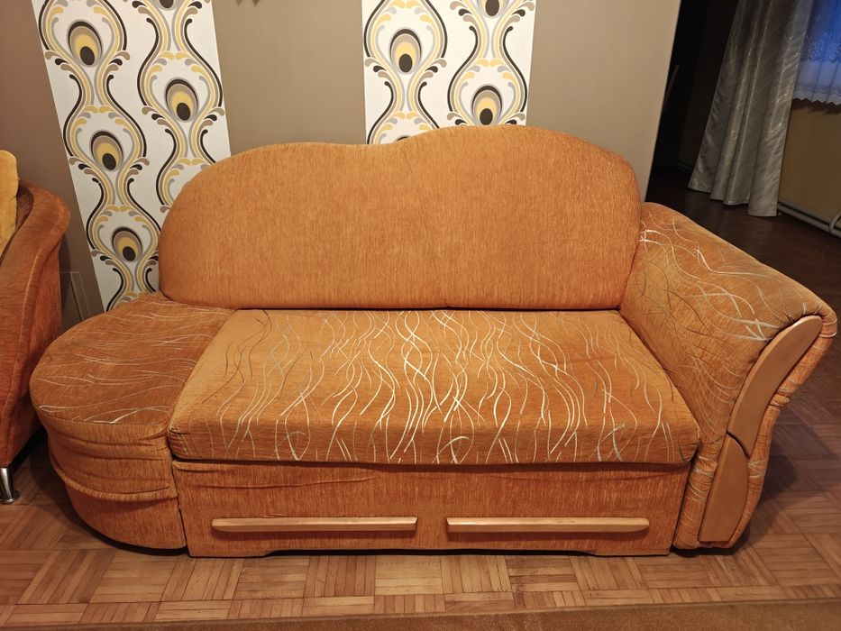 Sofa rozkładana z możliwością spania pomarańczowa