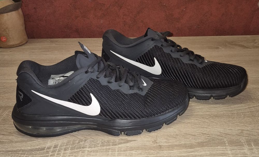 Кросовки NIKE оригинальные