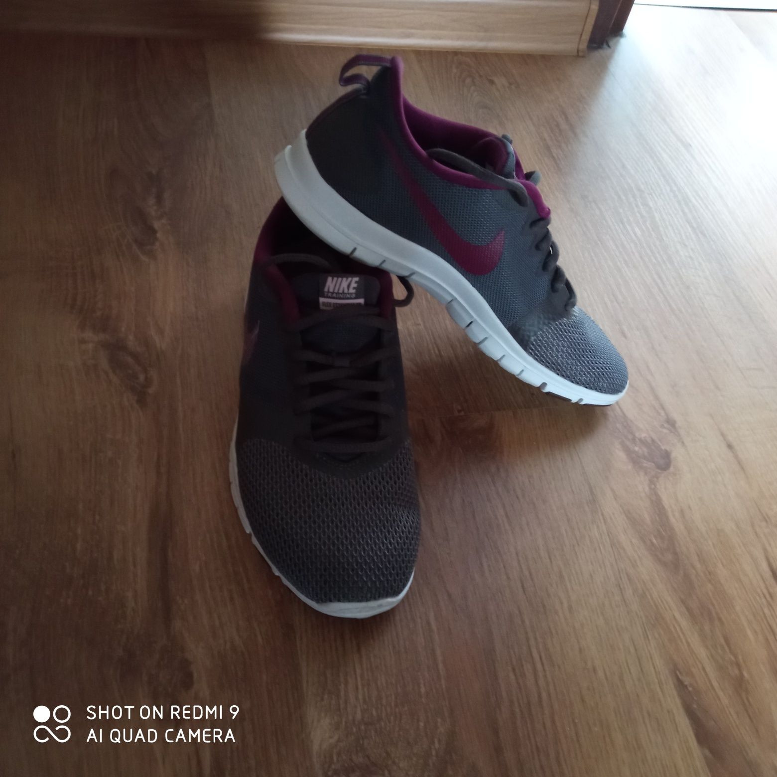 Nike  damskie rozmiar 38,5