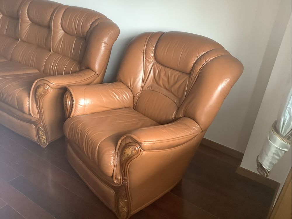 Conjunto de 3 sofas em pele