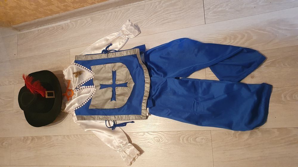 Здам в прокат  або продам костюми