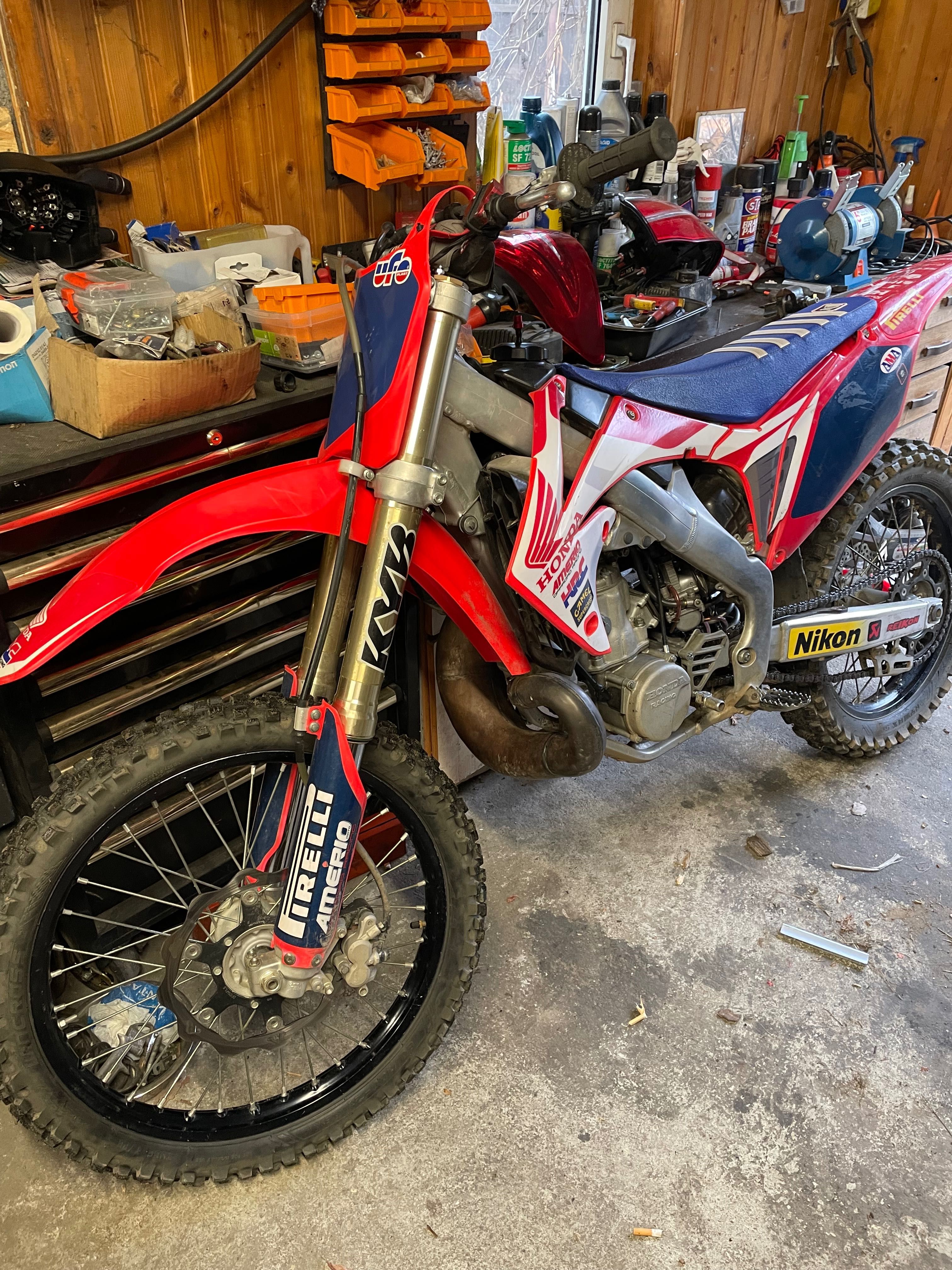 Honda cr250af cross