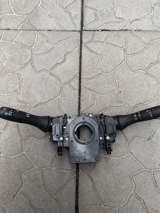 Подрульовий переключятєль Рено Меган 4