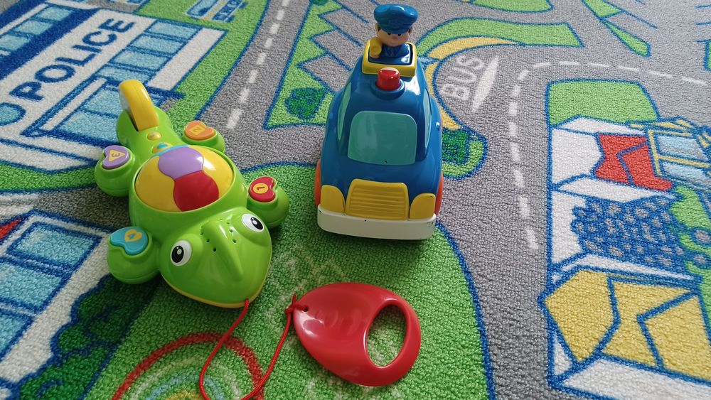 Zabawki:Auto naciśnij i jedź i interaktywny kameleon Smily Play, Smyk