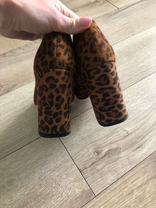 Туфлі в анімалістичний принт 37 р.