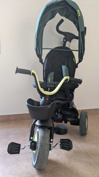 Triciclo para bebé Chipolino Vector MG com Capota