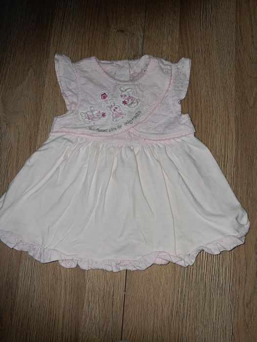 Sukienki różowe r. 56