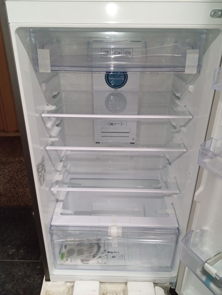 НОВЫЙ холодильник Samsung Ширина 68см INVERTER