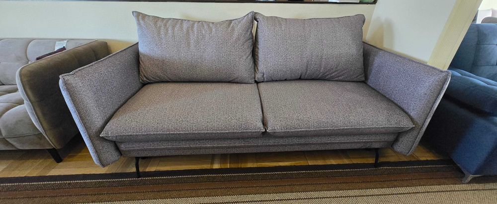 Szara sofa z funkcją spania DL i pojemnikiem AKITA
