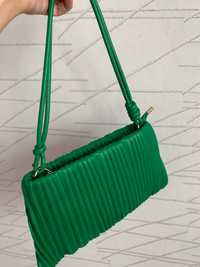 Продам сумочку зеленого цвета