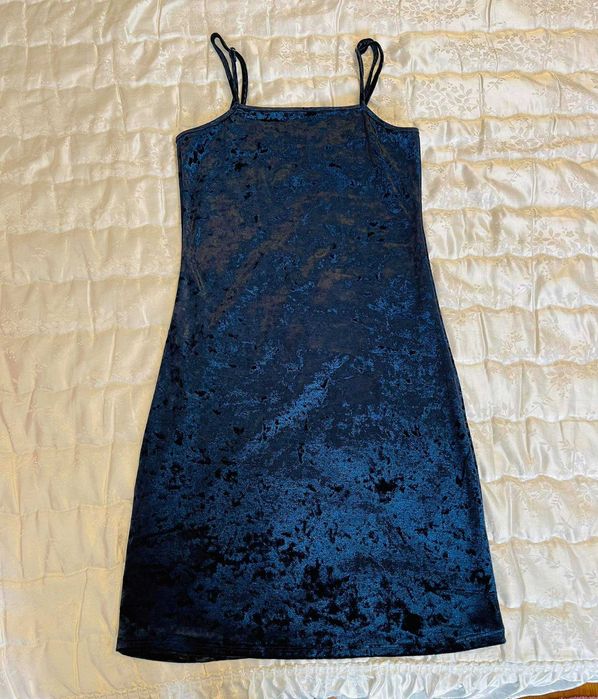 Vestido Curto Azul de Veludo com Alças- Lefties
