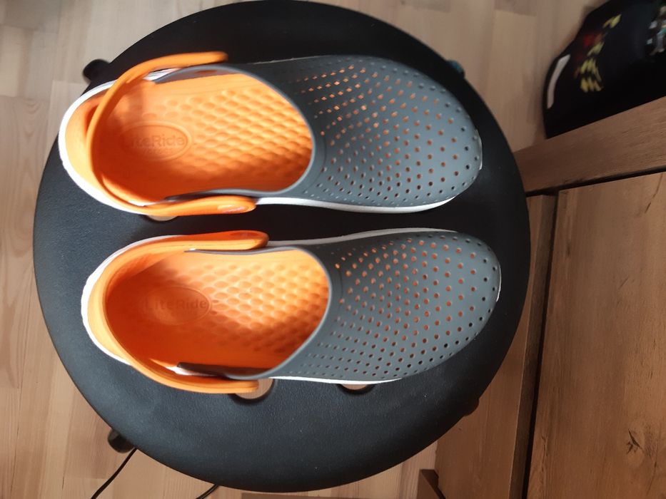 Дитячі тапки Crocs