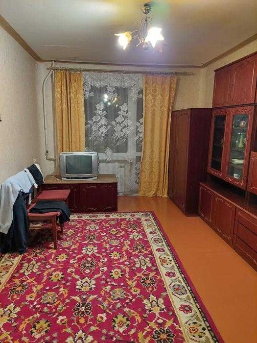 Продам 1 комнатную ХТЗ . Месторасположение очень хорошее
