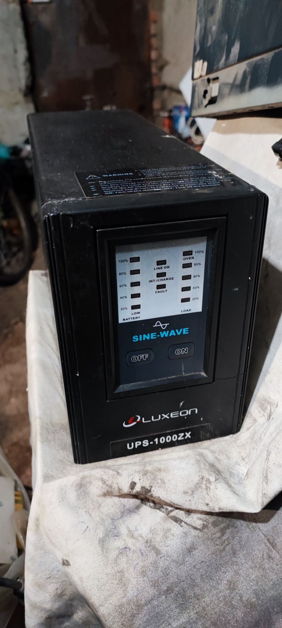 Источник бесперебойного питания LUXEON UPS-1000ZX