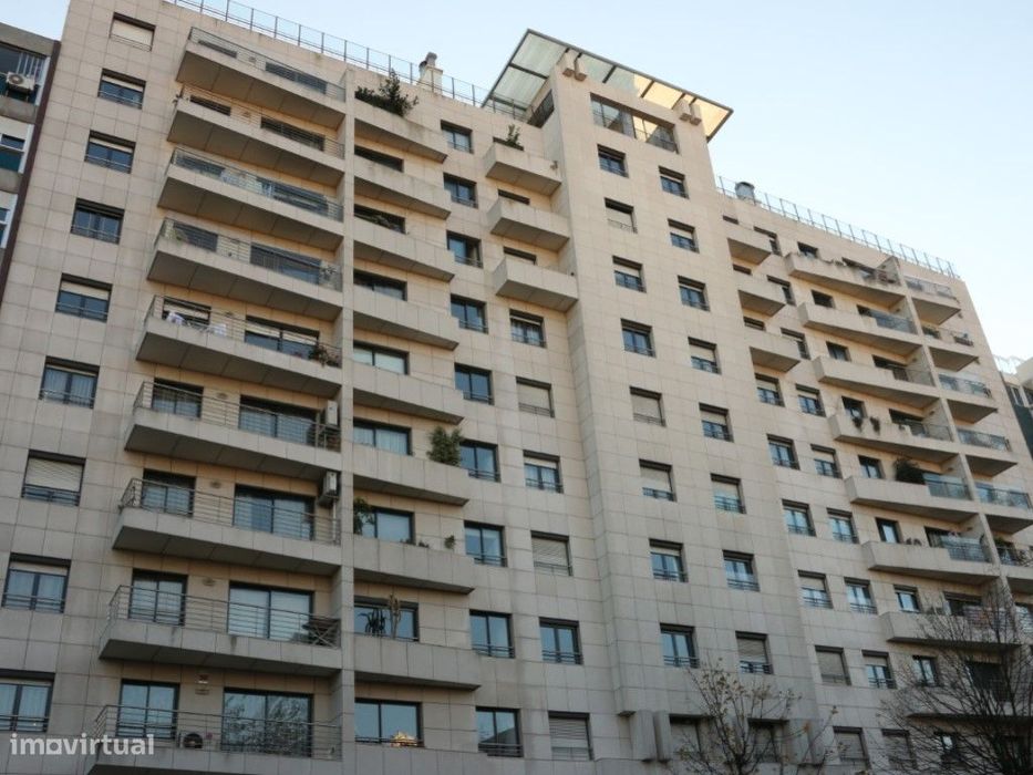 Arrendamento Apartamento T3 no Edifício Columbano Residence