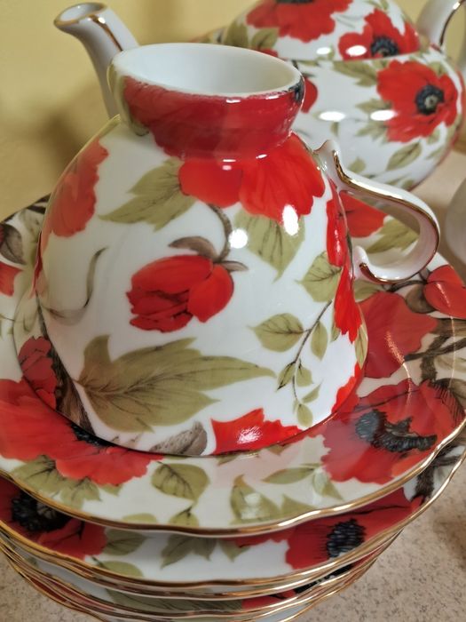 Чайниї сервіз червони макі