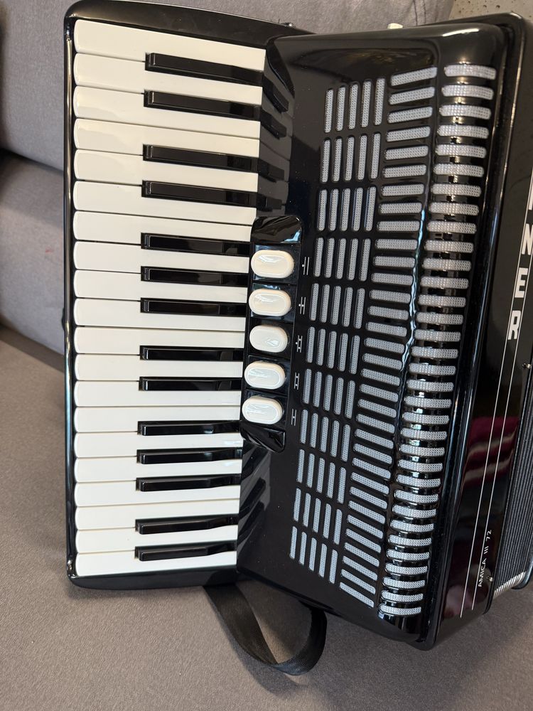 Akordeon hohner amica 72 basy Jak Nowy !!!