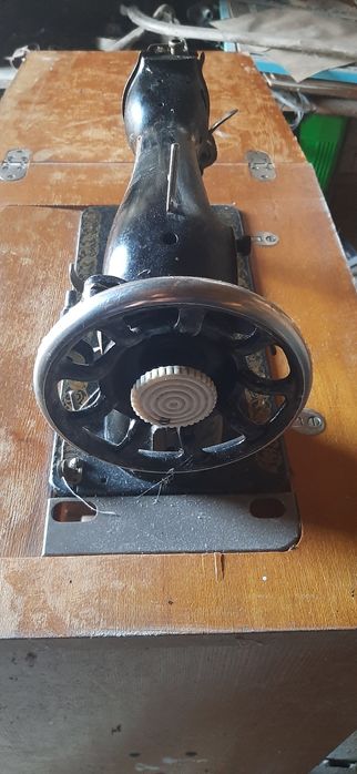 Продам старі швейні машини