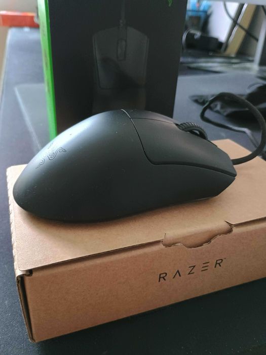 Myszka gamingowa razer deathadderV3 wired bardzo precyzyjna dla graczy