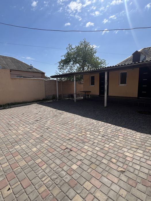 Сдам будинок, подобово з кондиціонером.