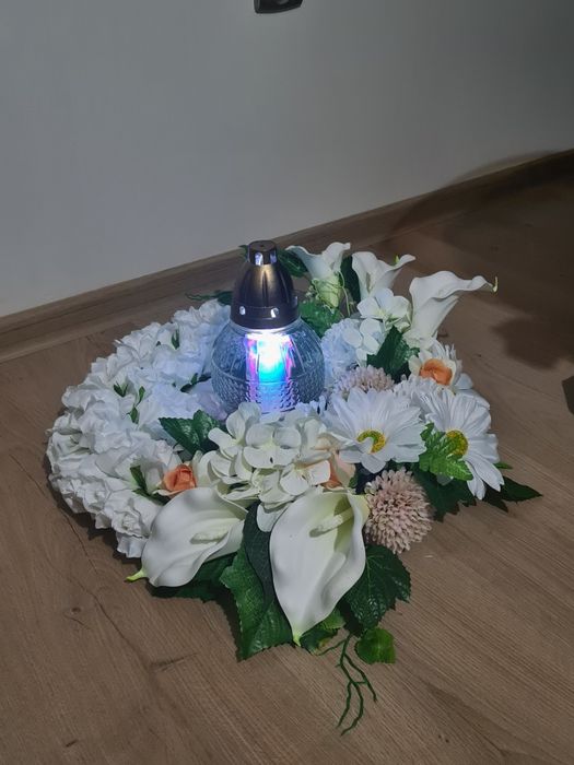 Wianek na grób kompozycja