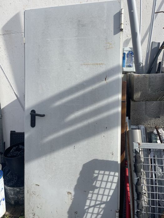 Vendo porta bom. Estado