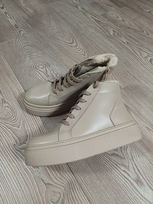 Ботинки зимние женские