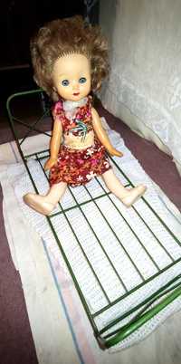 Для кукол кроватка времён СССР.