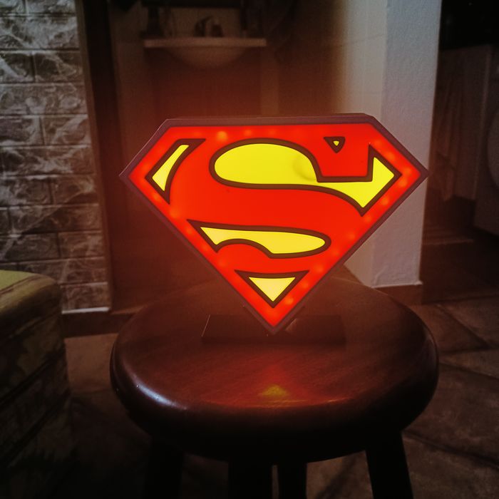 Luminária superman