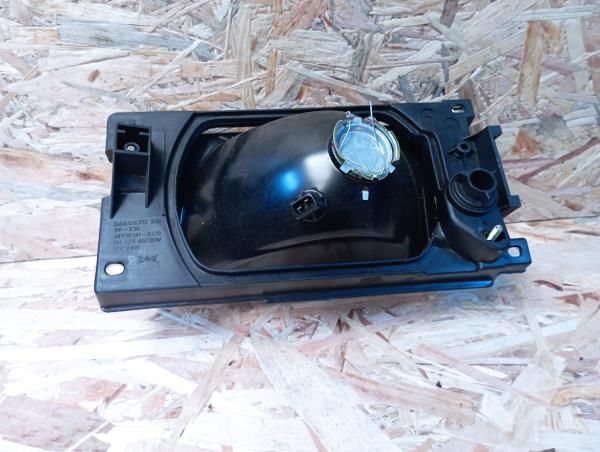 Ótica / farol direita VOLKSWAGEN Polo Sedan (86C, 80)