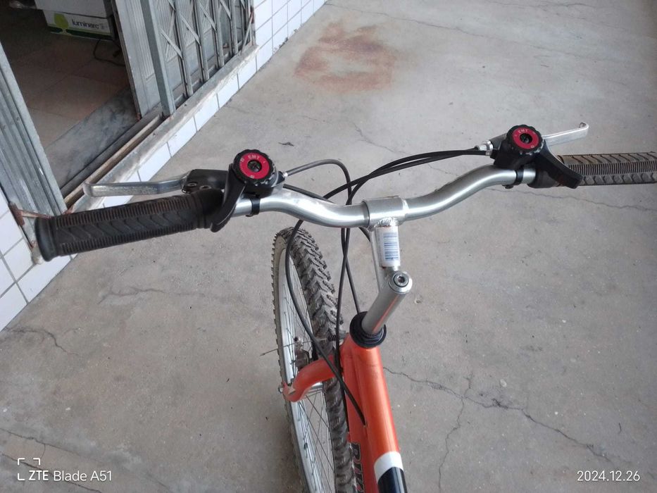 2 bicicletas completamente novas