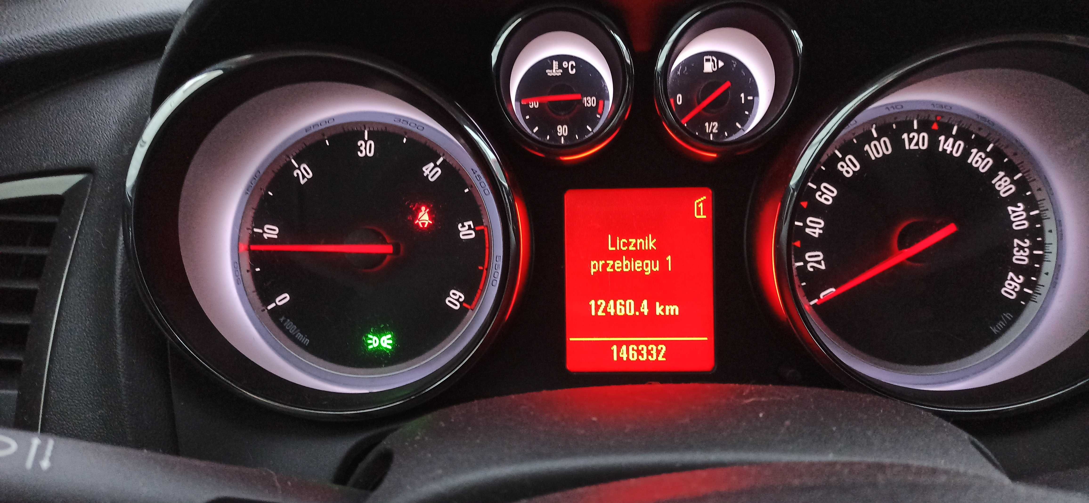 Astra J 1,7 Cdti 2010  146 000km