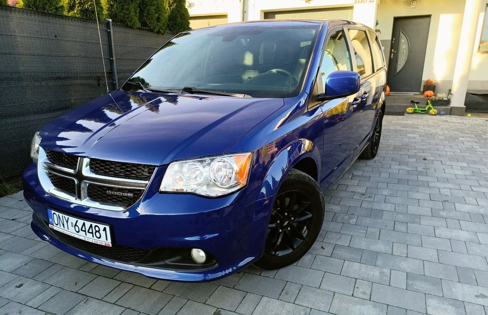 Dodge Grand Caravan Dodge Grand Caravan 2020 – mocny silnik, piękny kolor, idealny stan!