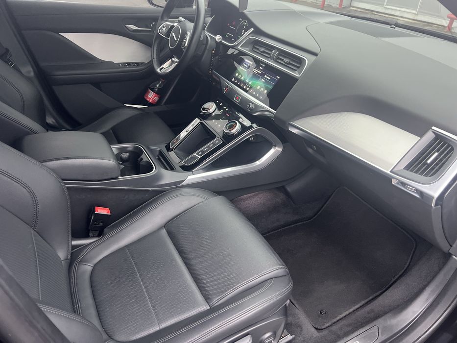 Jaguar I pace 2018