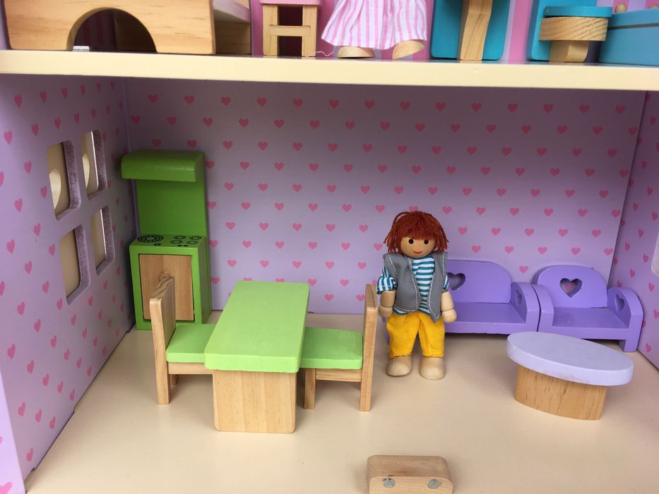 domek drewniany dla lalek Eichhorn różowy duży z meblami i lalkami