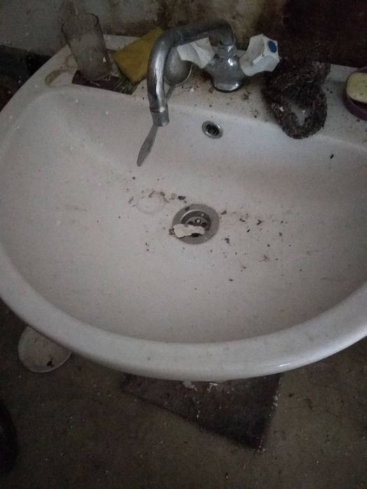 Гарний будинок в мальовничому селі...