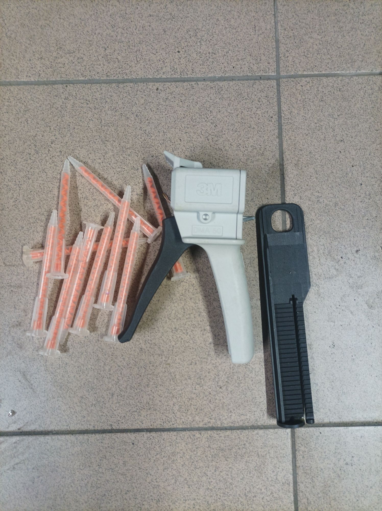 Pistolet do kleju epoksydowego