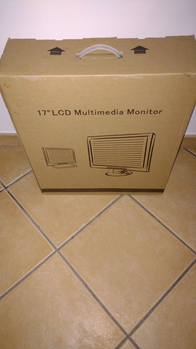 LCD 17 Multimedia Monitor